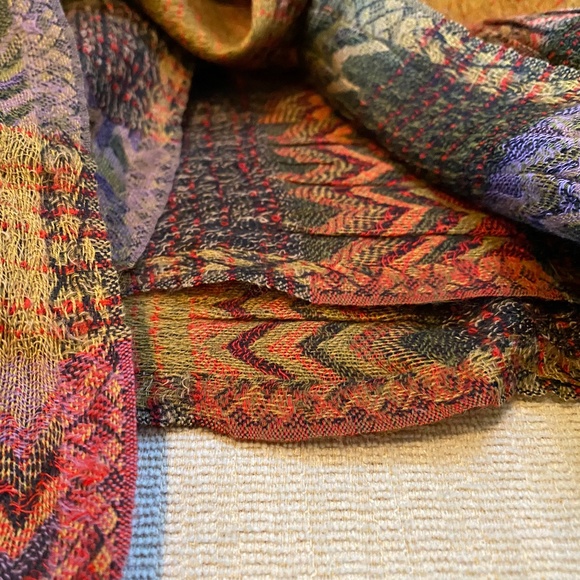 Cupcake International Hand-Loomed Wool Sca… - Picture 14 of 15